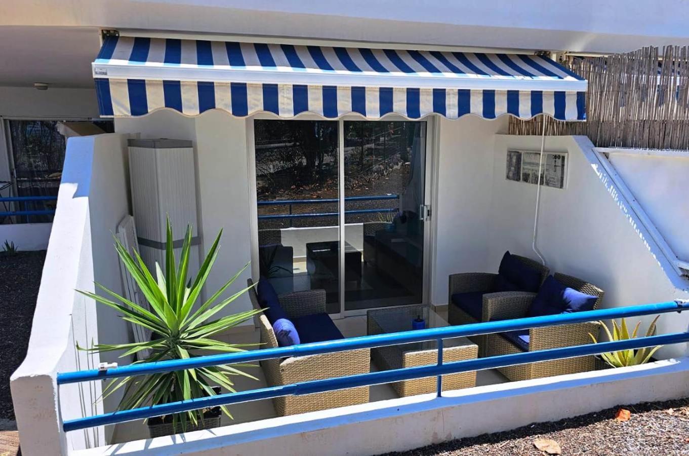 Blue Bay Paradise - Beach Front Apartment With Sea View Playa Paraíso Exterior foto