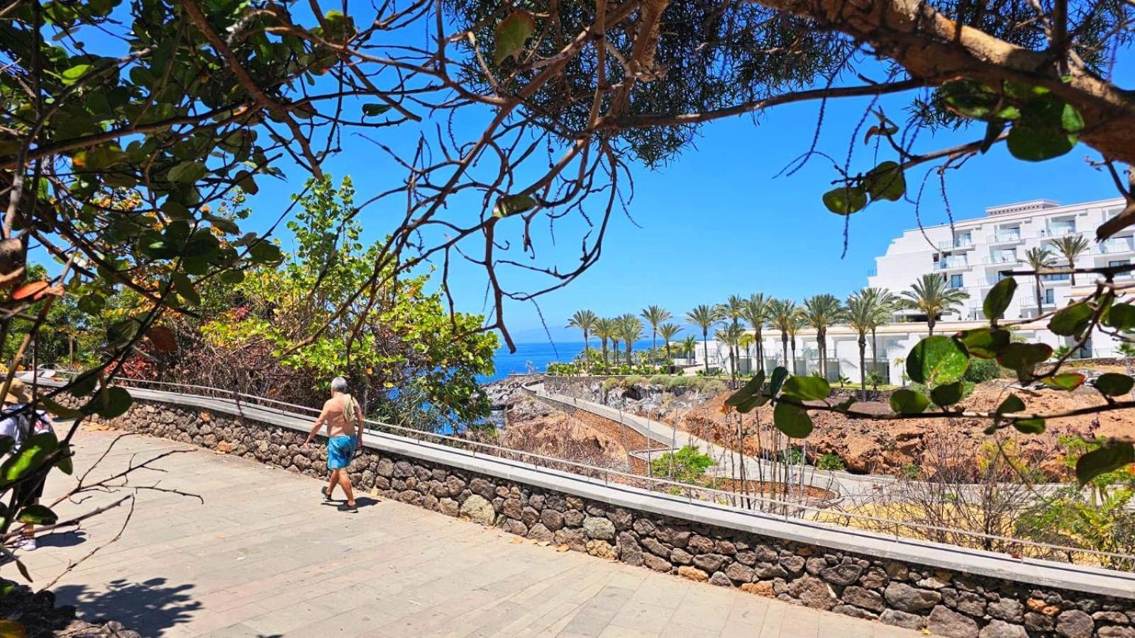 Blue Bay Paradise - Beach Front Apartment With Sea View Playa Paraíso Exterior foto